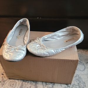 American Eagle Silver Star Stitched Flats
